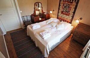 Elves Village Hotel