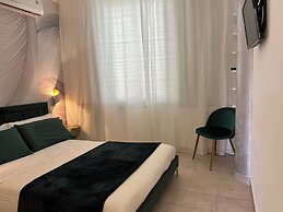 B&B Euthalia