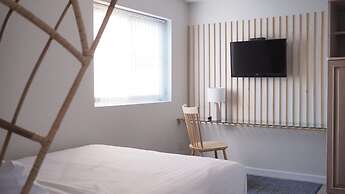 Shanti-Retreat Hotel