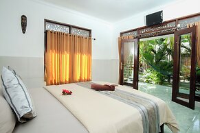 Warna Beach Hotel