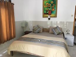 Warna Beach Hotel