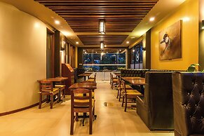 Highlands Suites Apartment Hotel
