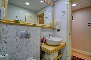 Novelty Hotel