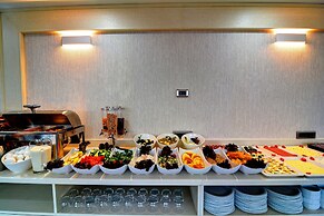 Novelty Hotel