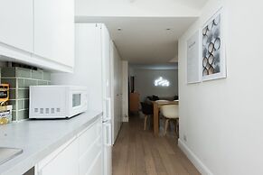 The Old Tailor House - Large & Charming 4BDR Home in Jericho