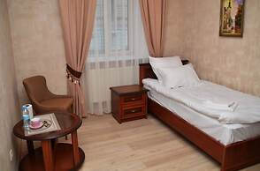 Hotel Centralnyi