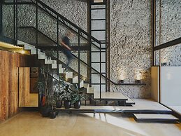 AQ Tailored Suites