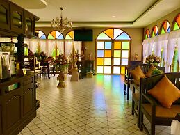 P Paradise Hotel