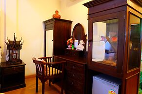 P Paradise Hotel