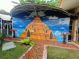 P Paradise Hotel