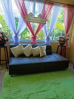 P Paradise Hotel