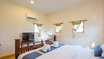 P Paradise Hotel