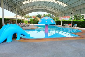 P Paradise Hotel