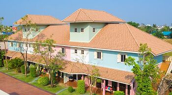 P Paradise Hotel