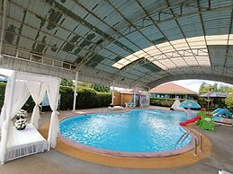 P Paradise Hotel