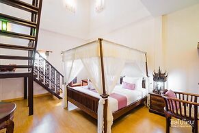 P Paradise Hotel