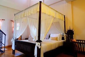 P Paradise Hotel
