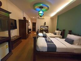 P Paradise Hotel