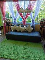 P Paradise Hotel