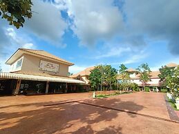 P Paradise Hotel