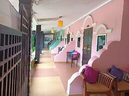 P Paradise Hotel