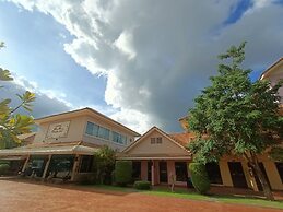 P Paradise Hotel