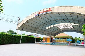 P Paradise Hotel