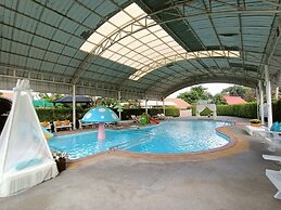 P Paradise Hotel