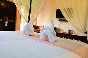 P Paradise Hotel