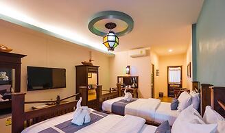P Paradise Hotel
