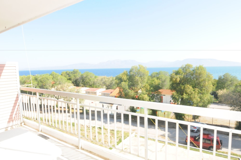 Kinetta Apartments