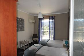 Kinetta Apartments