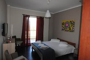 Kinetta Apartments
