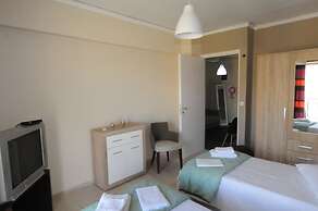 Kinetta Apartments