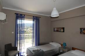 Kinetta Apartments