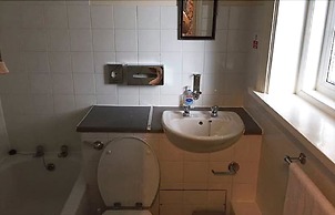 Lampton Hotel