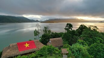 Mai Chau Hideaway Lake Resort