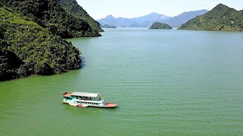 Mai Chau Hideaway Lake Resort