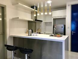 Sunset Seaview Vacation Condos at Infinity Avenue