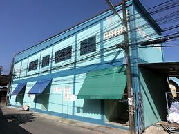 Pek House