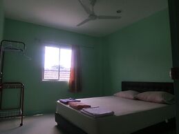 Pek House