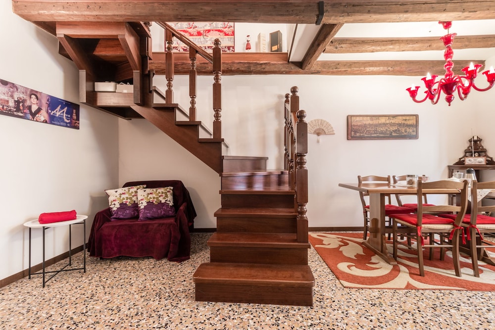 Vivaldi Apartment