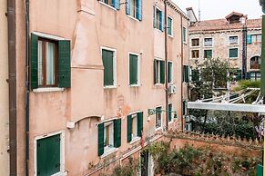 Vivaldi Apartment