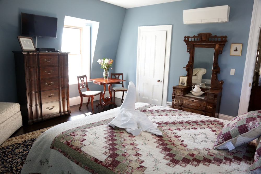 Brinckerhoff Inn