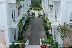 Dalat De Charme Village