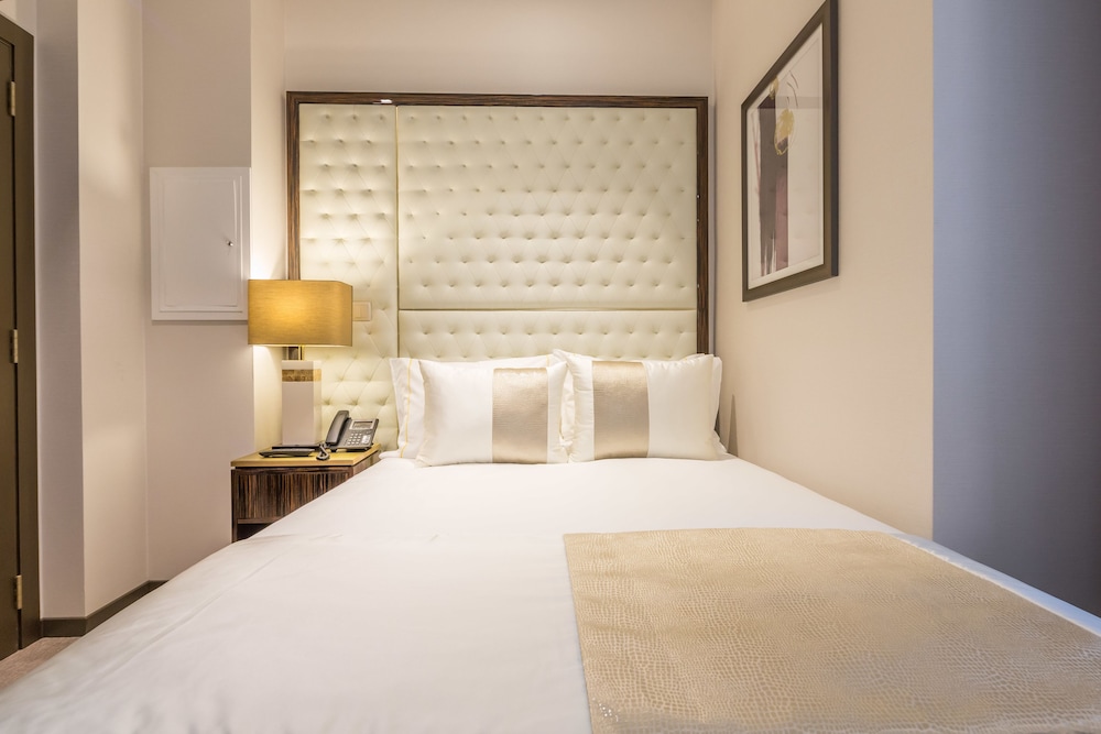 MeraPrime Gold Design Hotel