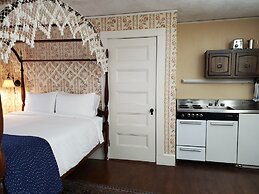 Harbourside Inn