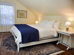 Harbourside Inn