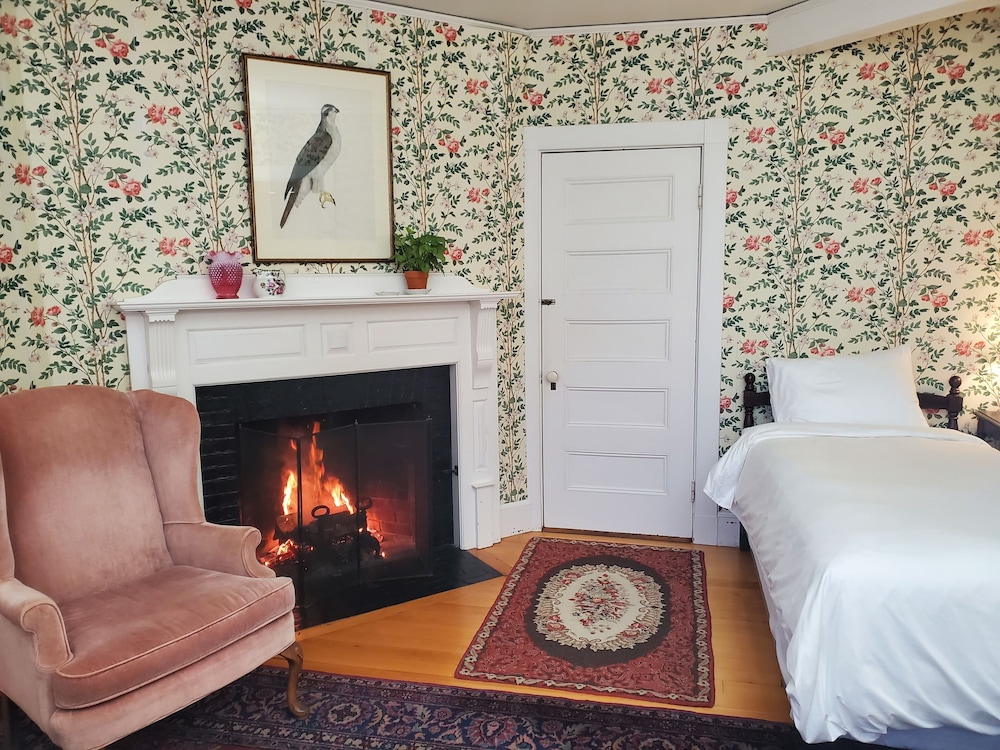 Harbourside Inn
