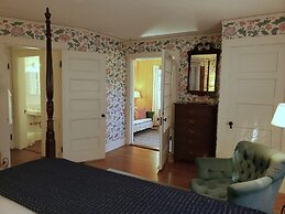 Harbourside Inn